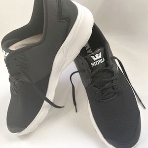 New Supra Noiz black & white kicks w/original box